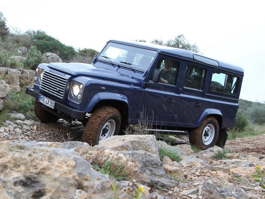  Land Rover Defender 110 Station Wagon 2007 года  (EU) (фото 8 из 24)